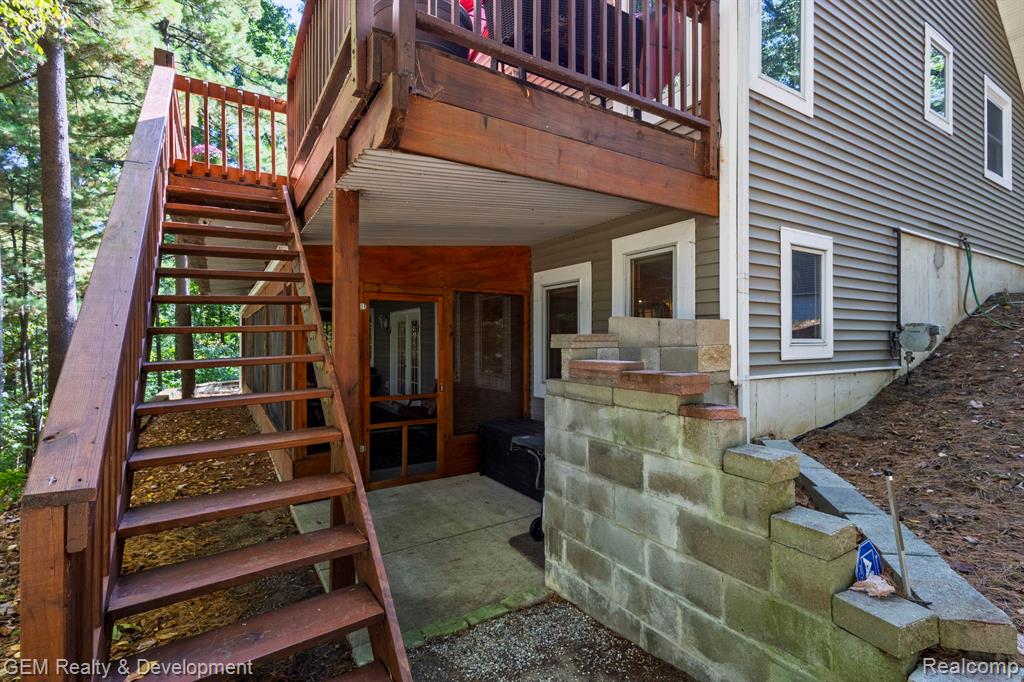 925 Sarah Road, Pinckney, MI 48169 — Photo 33