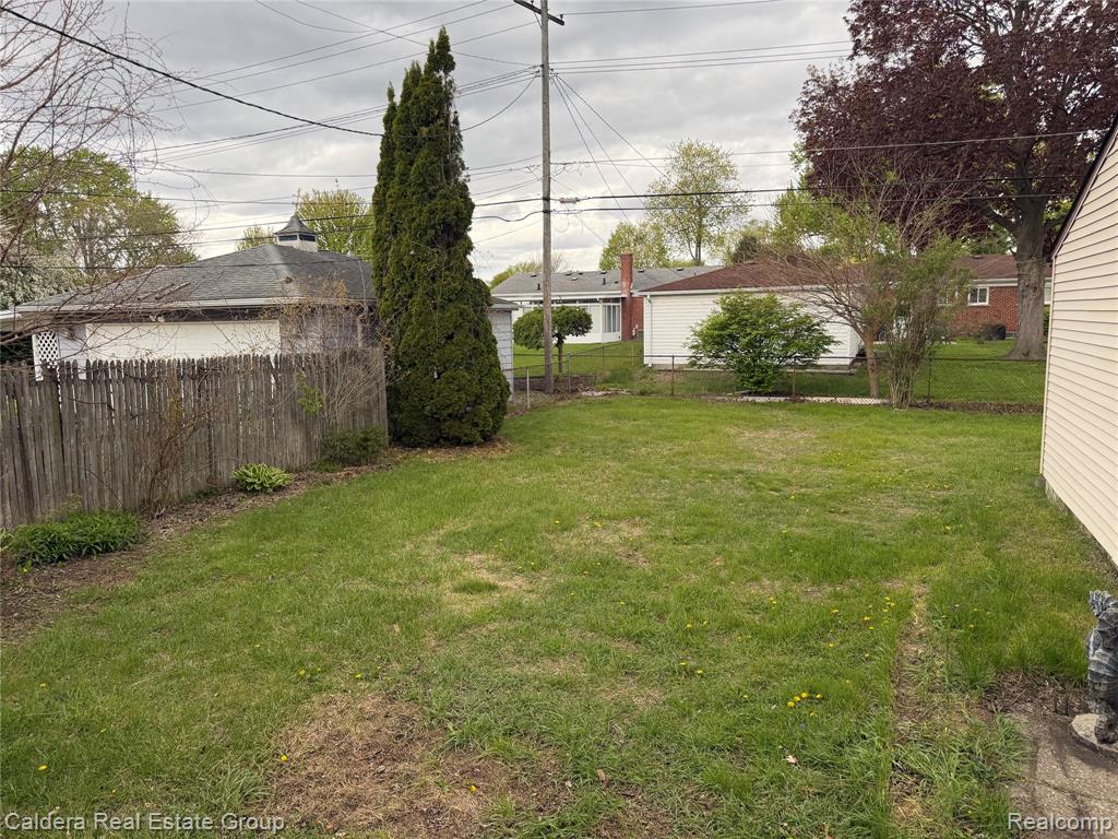 8917 Shannon Drive, Sterling Heights, MI 48314 — Photo 18