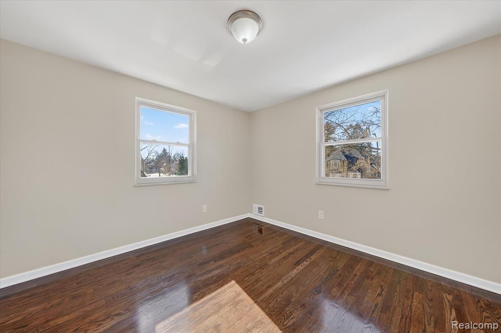 16844 Shaftsbury Avenue, Detroit, MI 48219 — Photo 32