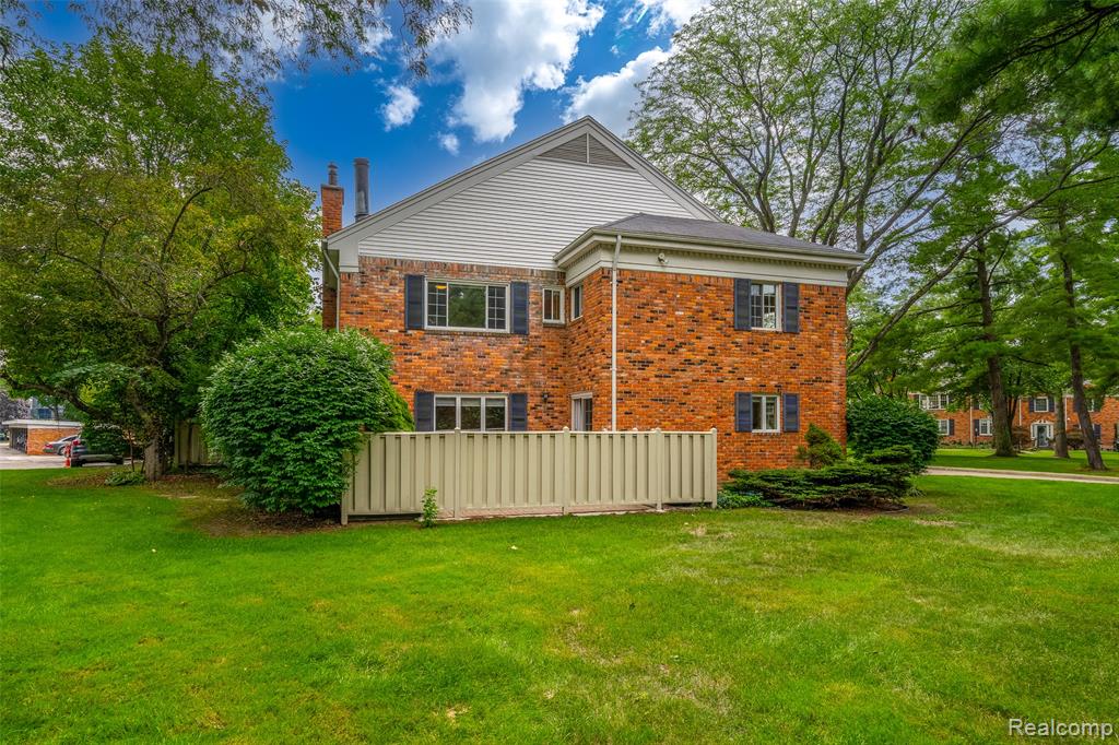 560 Billingsgate Court, Bloomfield Hills, MI 48301 — Photo 29