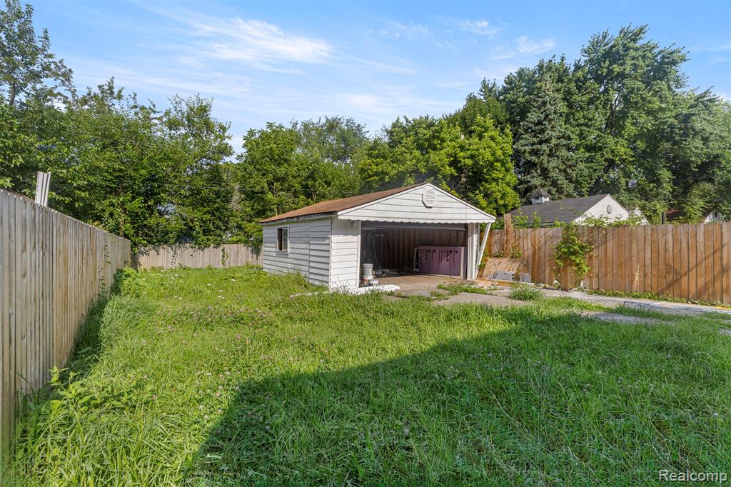 6365 Warwick Street, Detroit, MI 48228 — Photo 31
