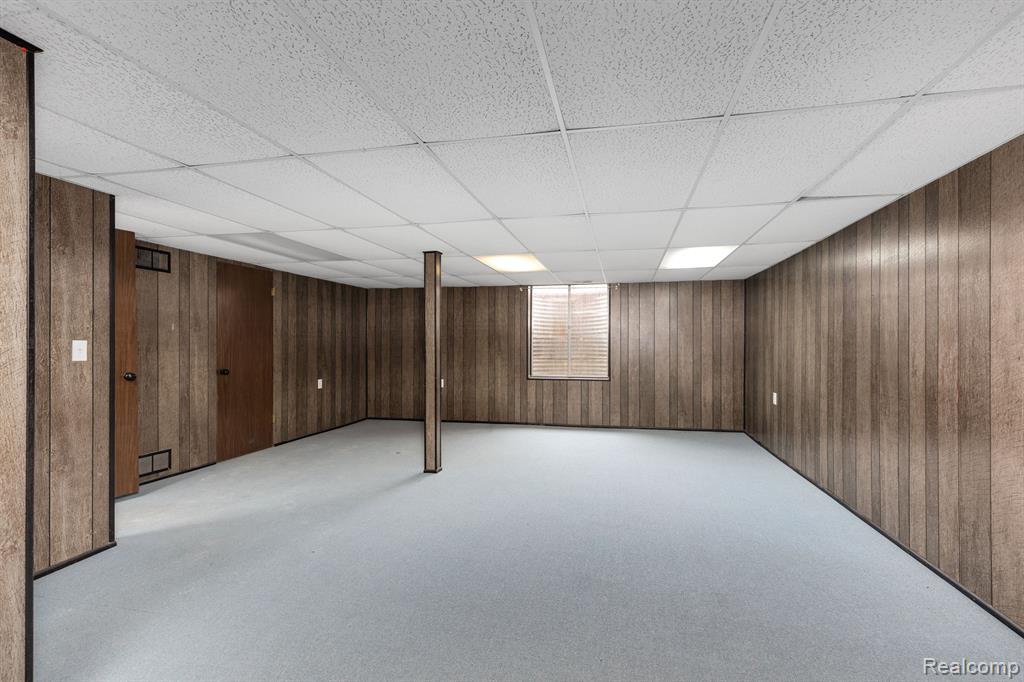 40440 NEWPORT Drive, Plymouth, MI 48170 — Photo 23