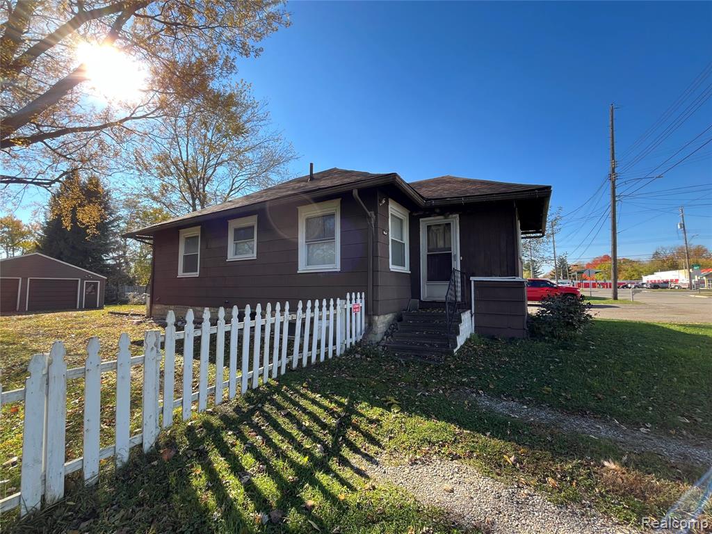 712 Sanford Street, Lansing, MI 48906 — Photo 2