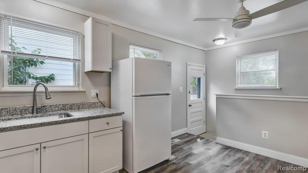 8725 Packard Avenue, Warren, MI 48089 — Photo 5