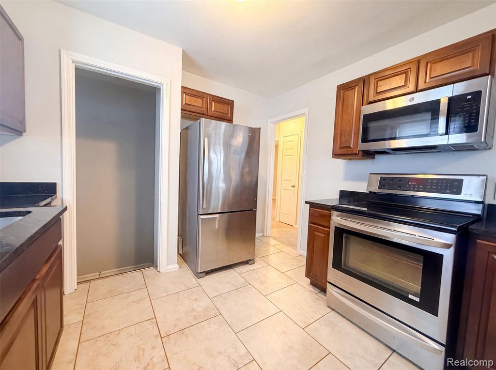 16853 Saint Marys Street - Photo 2