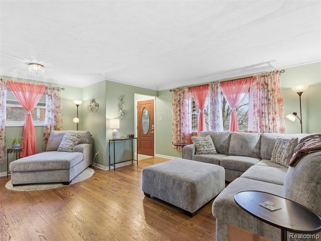 8878 Merriman Road, Livonia, MI 48150 — Photo 4