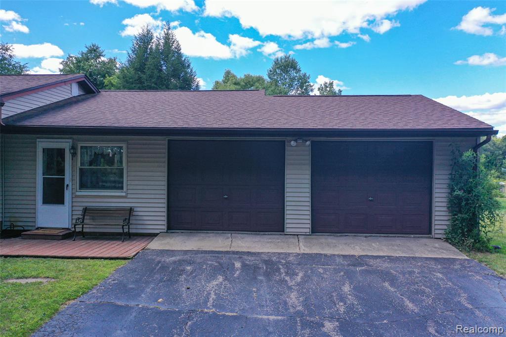 1075 Indian Road, Lapeer, MI 48446 — Photo 3