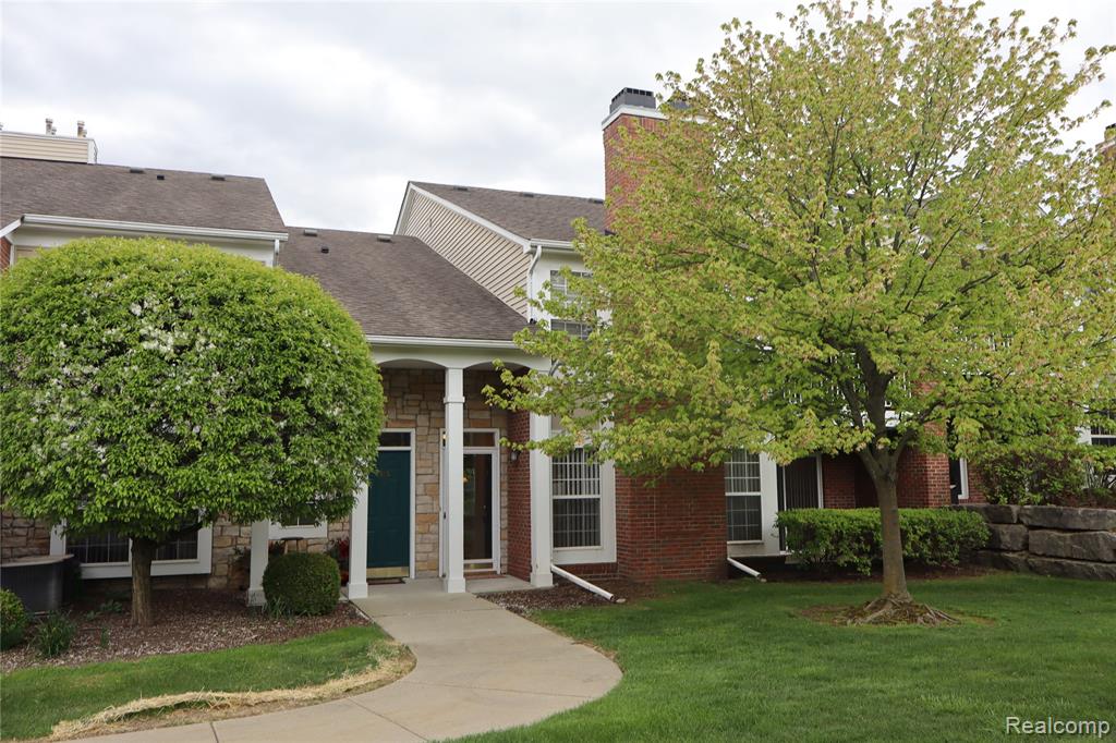 4580 BERKSHIRE Drive, Sterling Heights, MI 48314 — front exterior