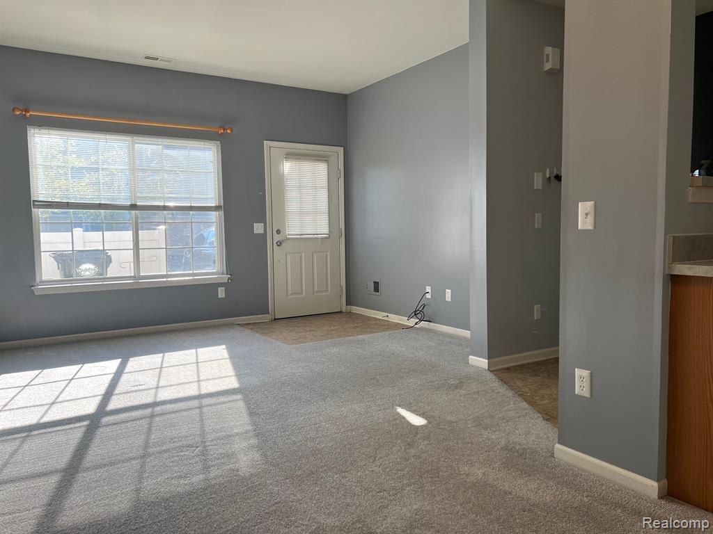 26652 KIRKWAY Drive, Woodhaven, MI 48183 — Photo 10