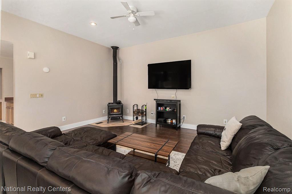 4060 Cullen Rd, Fenton, MI 48430 — Photo 10
