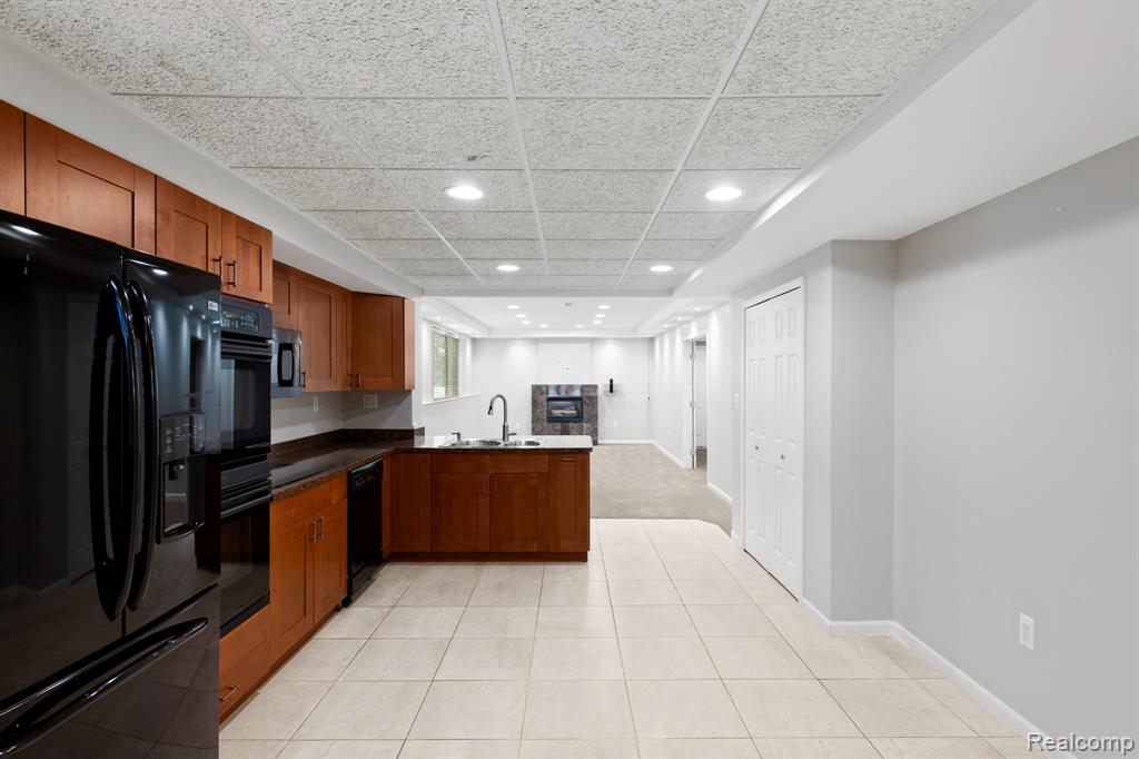 5634 Plantation Drive, Commerce Twp, MI 48382 — Photo 34