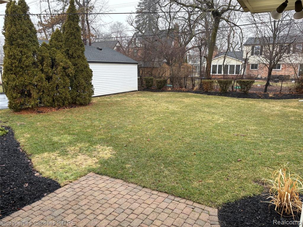 17330 Beverly Road, Beverly Hills, MI 48025 — Photo 24