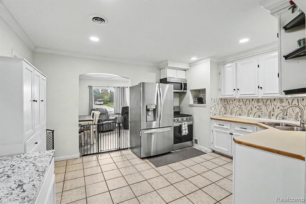 30212 Beechwood Street, Garden City, MI — Photo 9