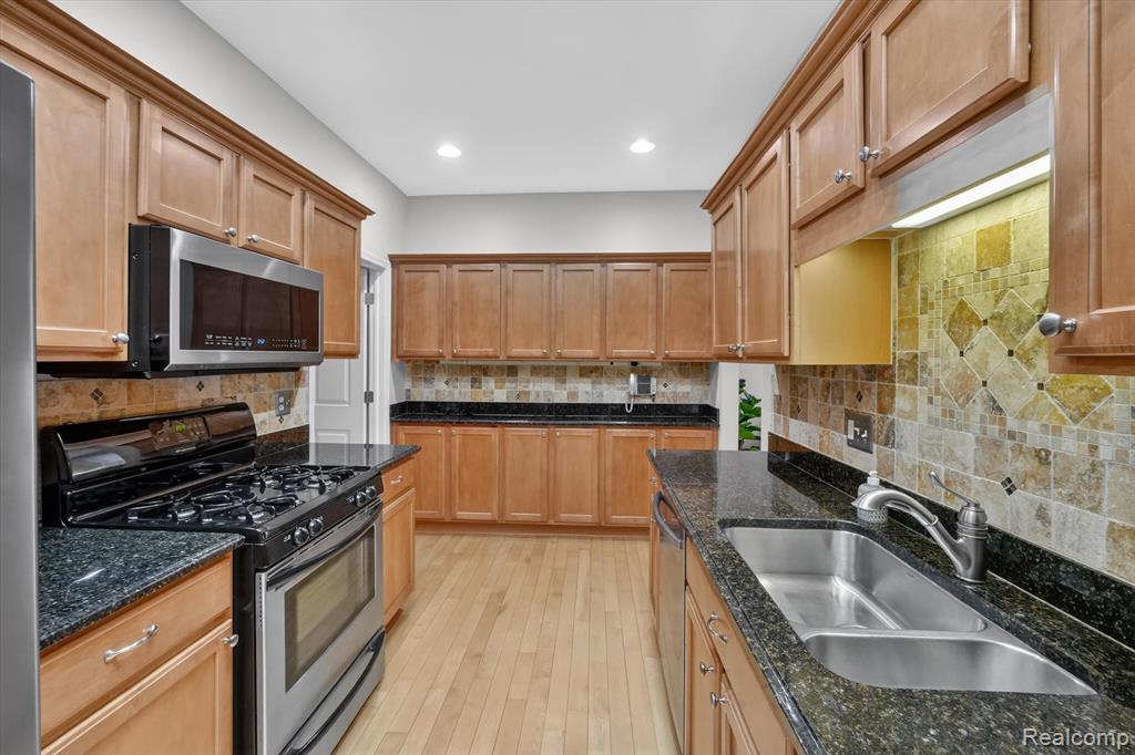 50150 Scott Court, 36, Shelby Twp, MI 48317 — Photo 13