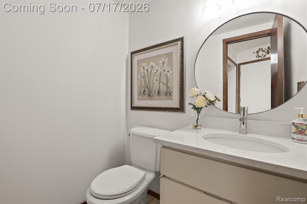 5863 Seville Circle, Orchard Lake Village, MI 48324 — Photo 28
