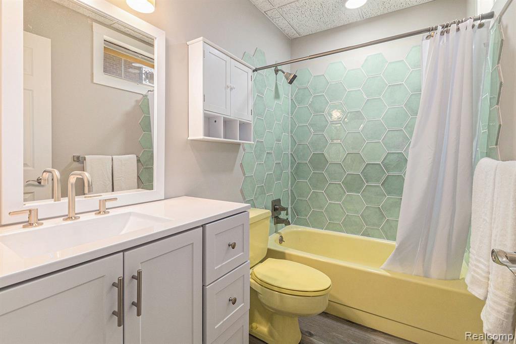 926 BRIGHTON LAKE Road, Brighton, MI 48116 — Photo 19