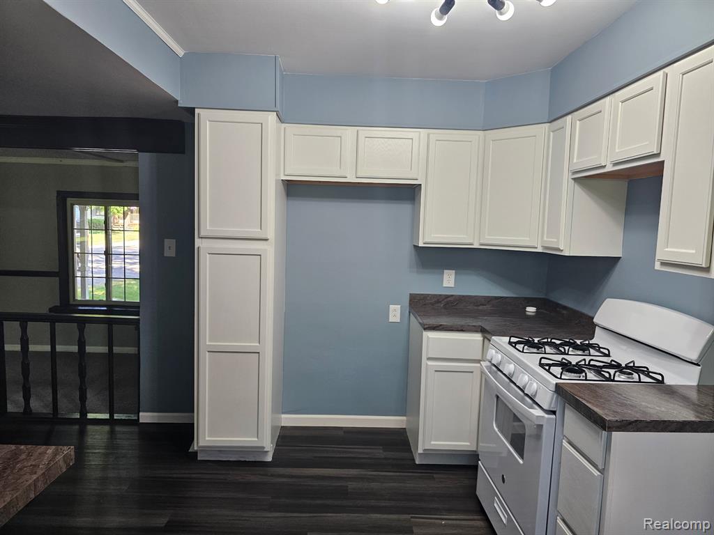 1260 Gilbert Street, Flint, MI 48532 — Photo 8
