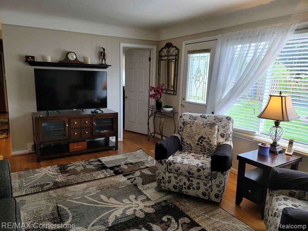 6615 SHADOWLAWN Street, Dearborn Heights, MI 48127 — Photo 6