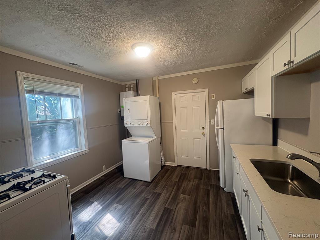 8278 Jackson Avenue, Warren, MI 48089 — Photo 5
