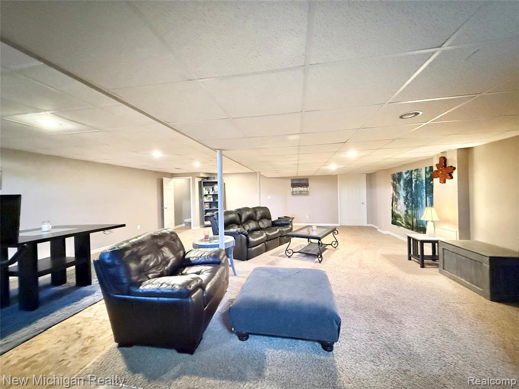 8205 Peninsula Circle, Grand Blanc, MI 48439 — Photo 22