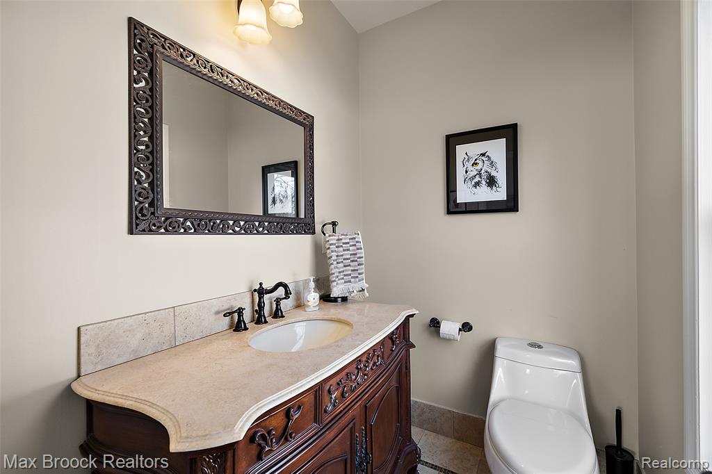 5645 Eastman Boulevard, West Bloomfield, MI 48323 — Photo 10