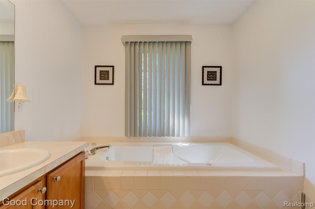 51250 W HILLS Drive, Plymouth, MI 48170 — Photo 33