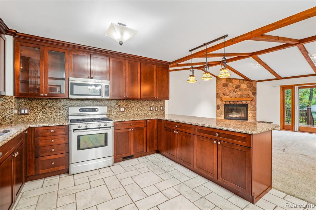 1397 Flamingo Street, Wixom, MI 48393 — Photo 14