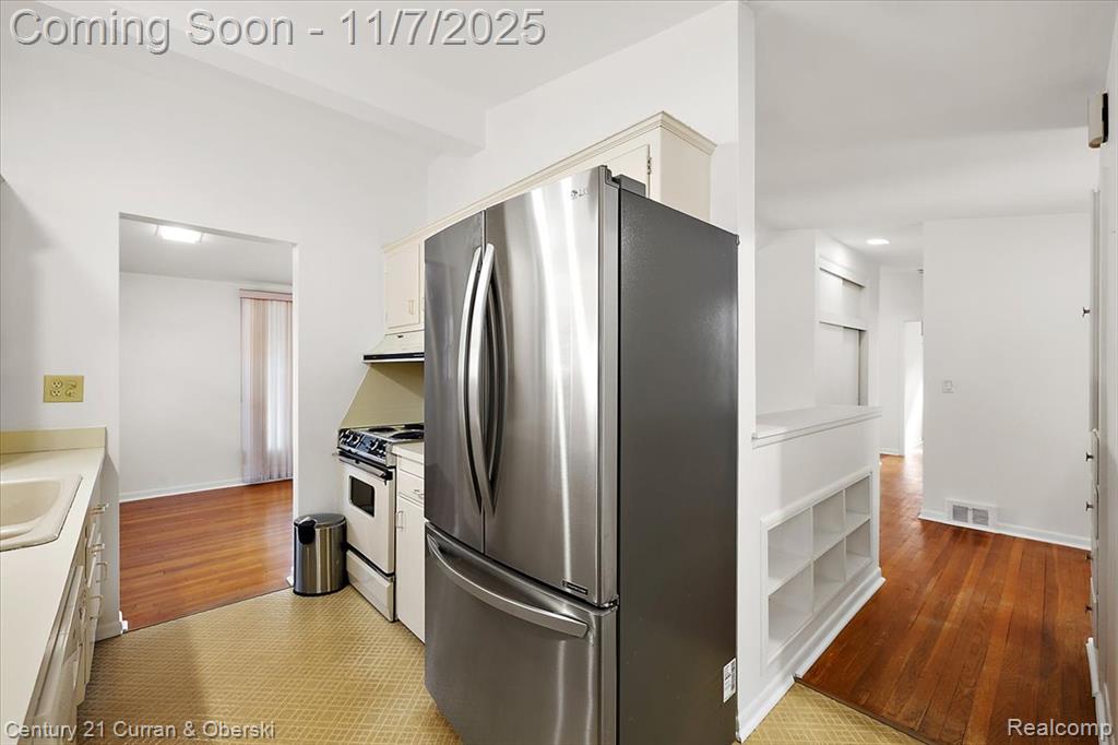 878 Brooklawn Drive, Troy, MI 48084 — Photo 13