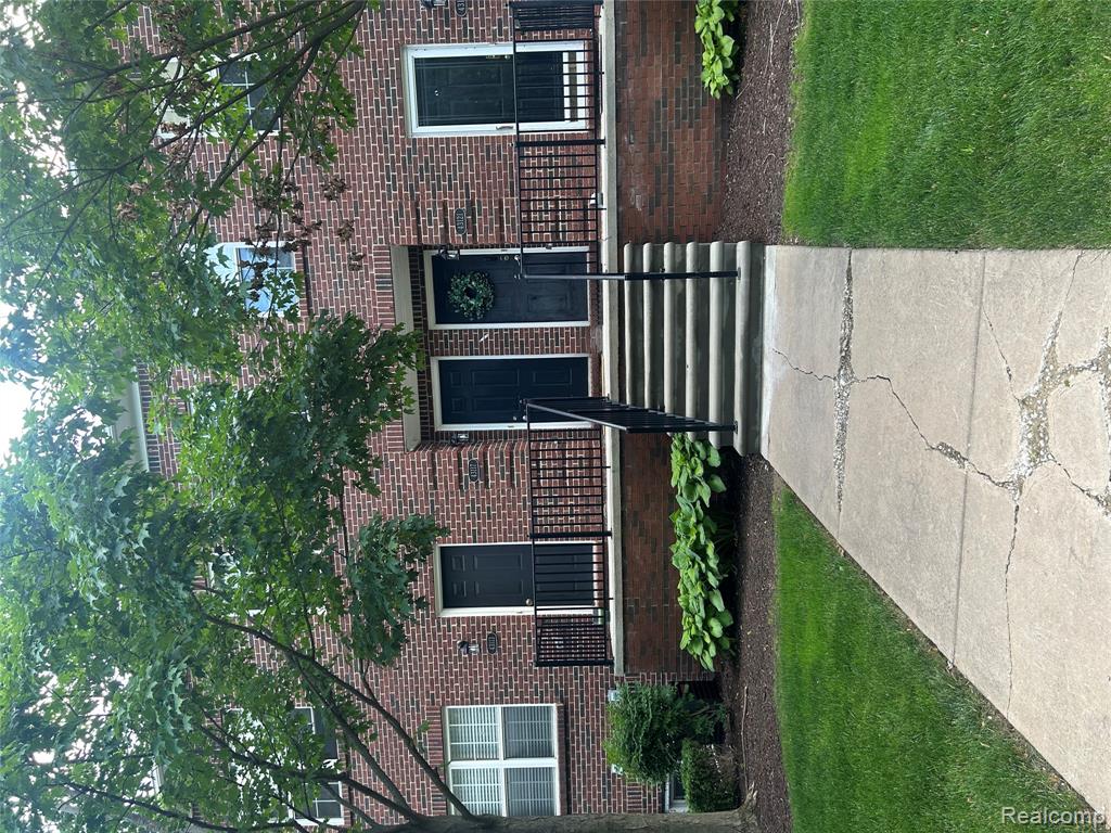 43117 Burlington Drive, Sterling Heights, MI 48313 — Photo 2