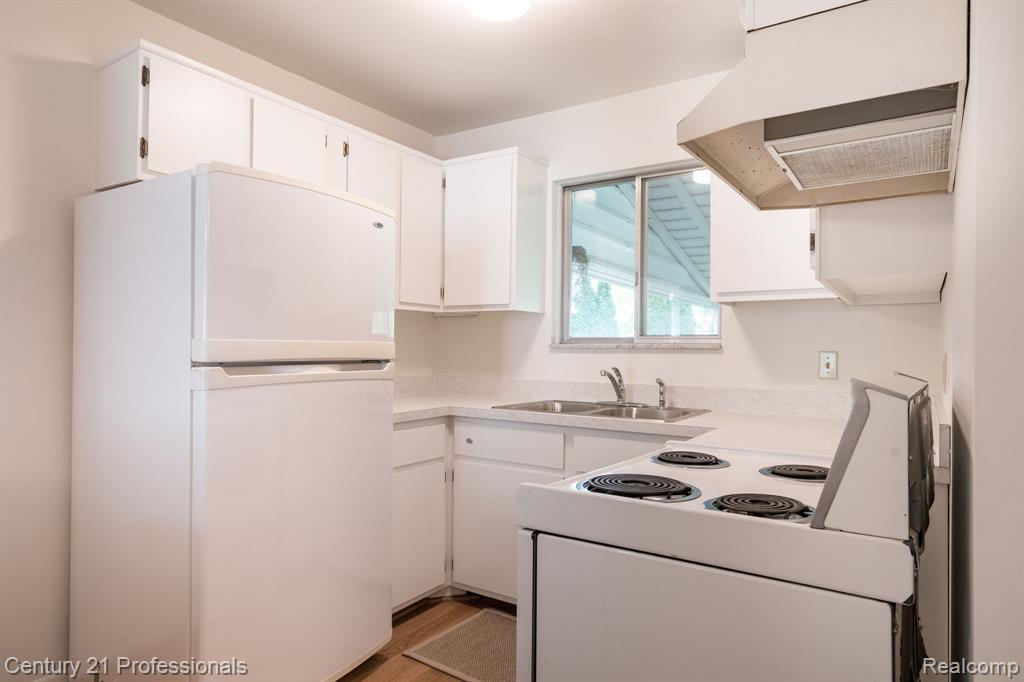 5959 ALAN, 56, Brighton, MI 48116 — Photo 11