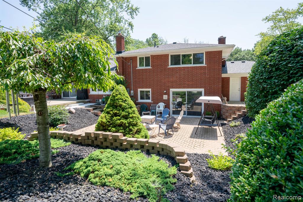 8310 Burning Bush Road, Grosse Ile, MI 48138 — Photo 38