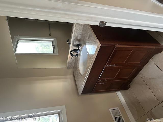 6546 Beverly Crest Drive, West Bloomfield, MI — Photo 11