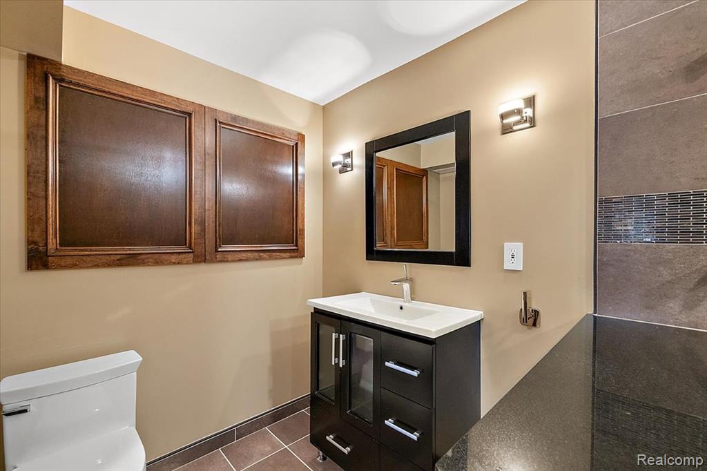 43054 Oxford Court, Novi, MI — Photo 23