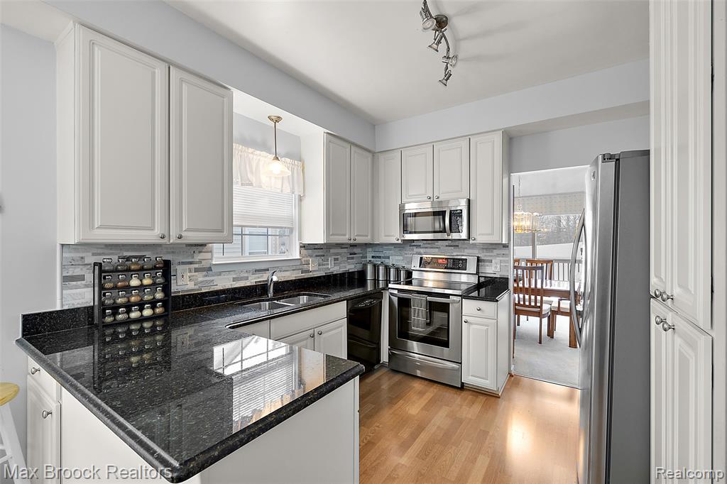 30847 Palmer Drive, Novi, MI 48377 — Photo 5
