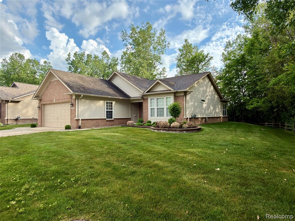 24600 Grand Traverse Avenue, Flat Rock, MI 48134 — Photo 2