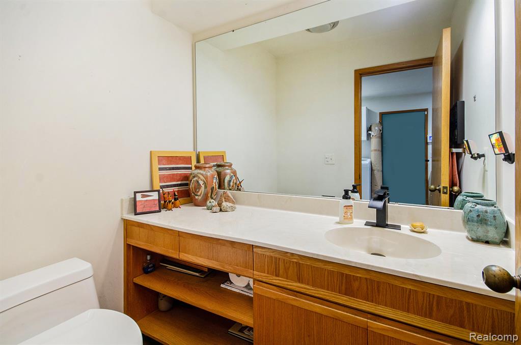 2501 Doleman Drive, West Bloomfield, MI 48324 — Photo 32