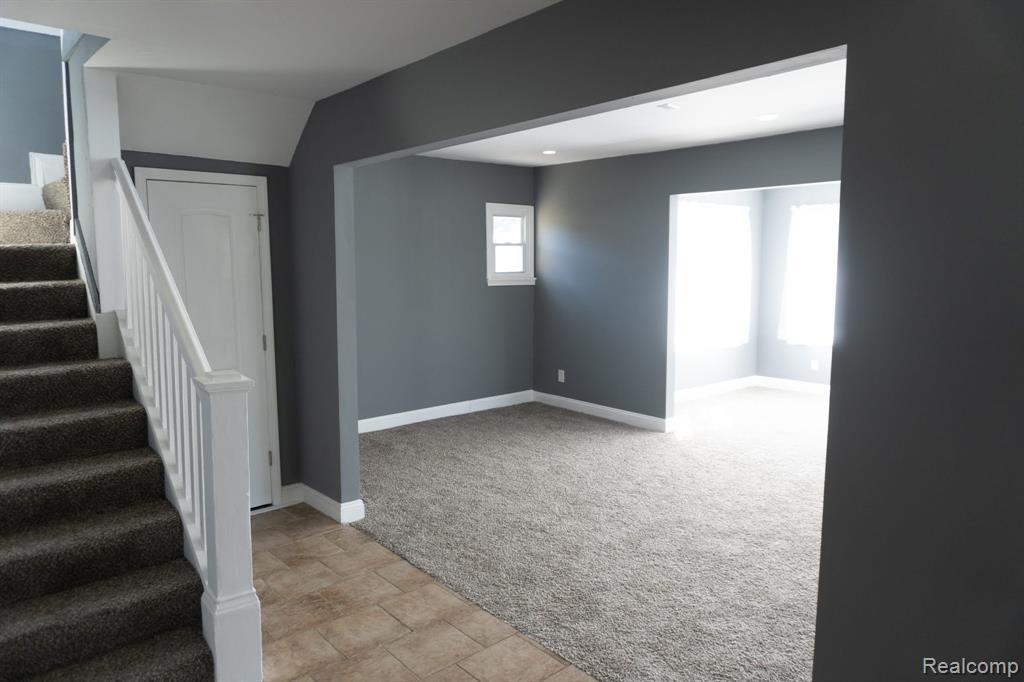 432 BUCKINGHAM Avenue, Flint, MI 48507 — Photo 8