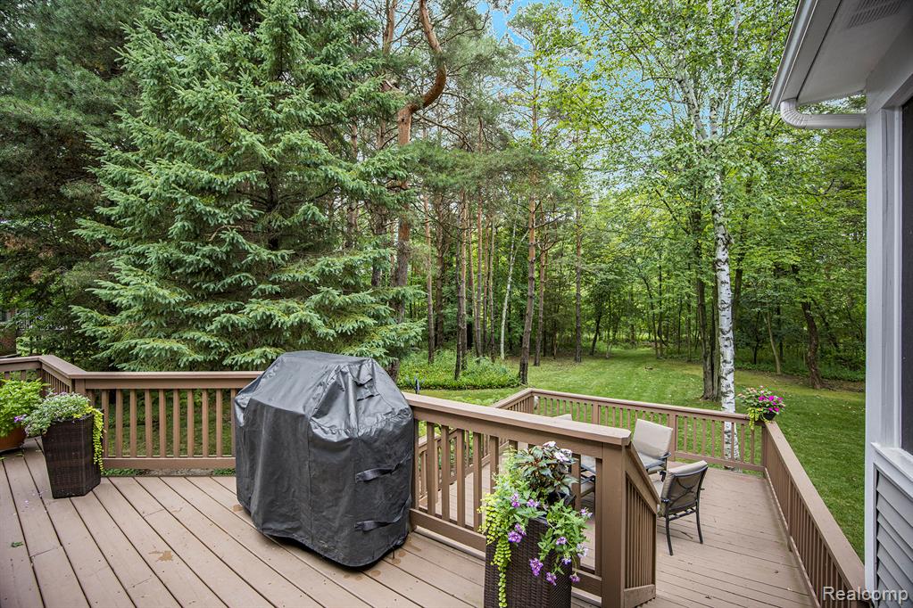 7690 Allen Road, Clarkston, MI 48348 — Photo 34