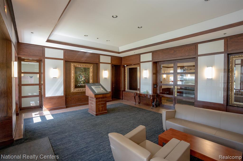250 E HARBORTOWN Drive, 303, Detroit, MI 48207 — Photo 18
