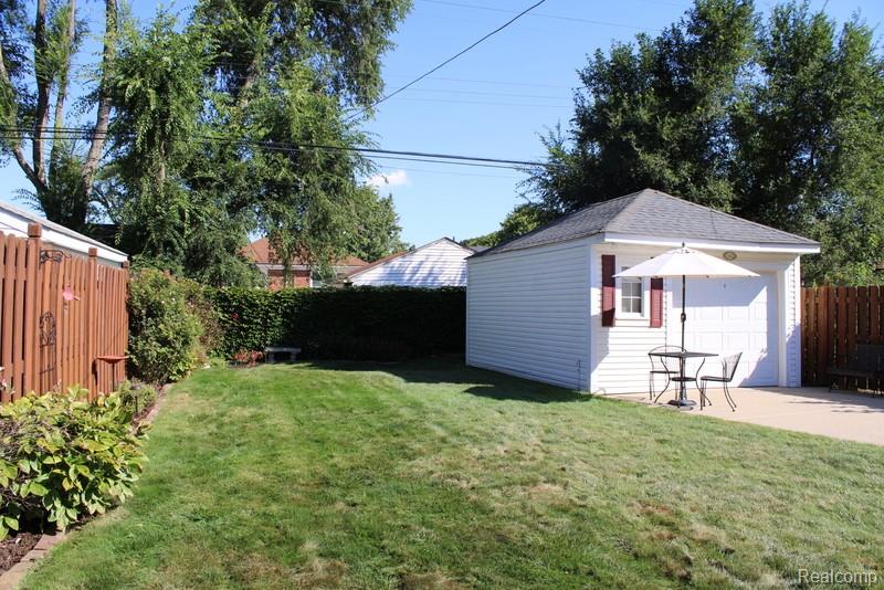 922 New York Avenue, Lincoln Park, MI 48146 — Photo 13