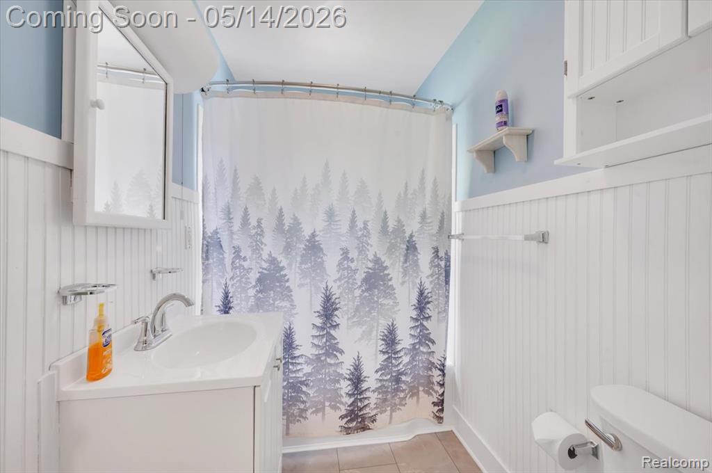 134 Glanworth Street, Lake Orion, MI 48362 — Photo 16
