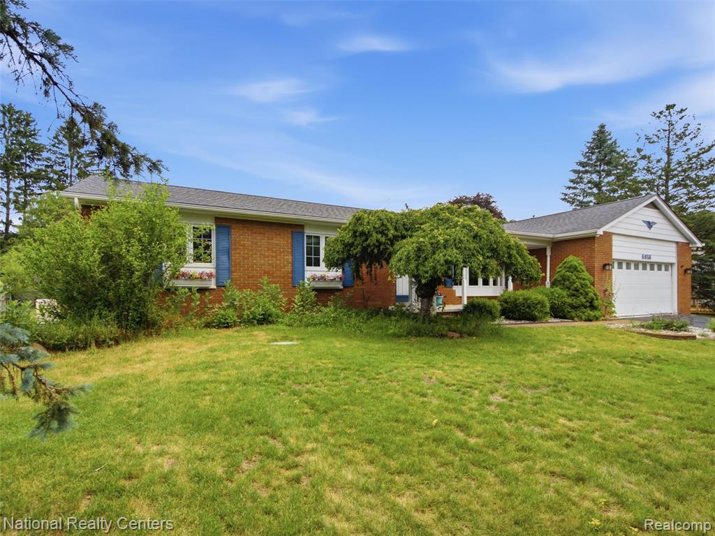 6858 Wellesley Terrace, Clarkston, MI — Photo 3