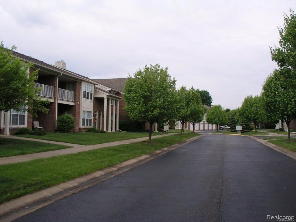 43915 Elm Drive, Sterling Heights, MI 48313 — Photo 23