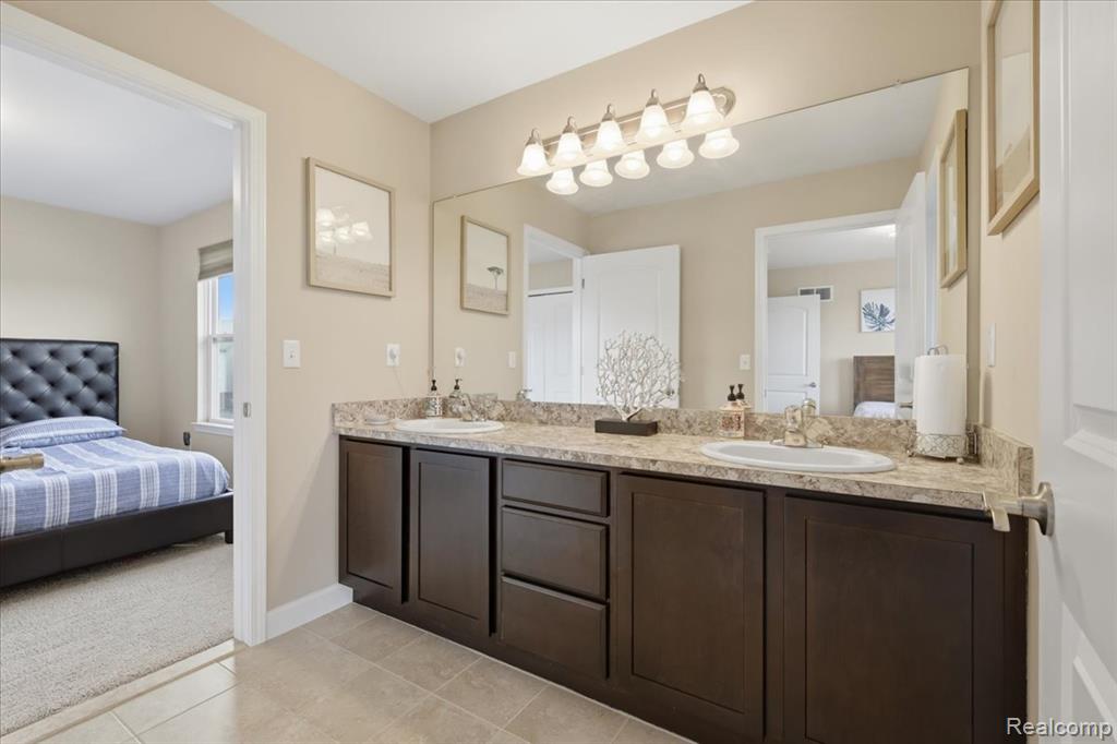 4810 E Stonegate Circle, Lake Orion, MI — Photo 27