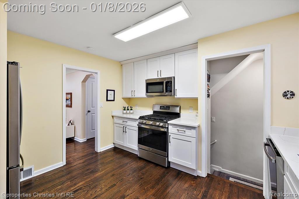 13365 Winchester Avenue, Huntington Woods, MI — Photo 17