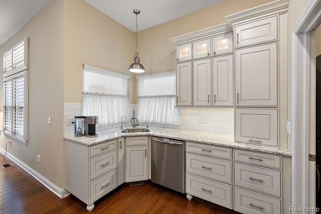 626 WOODSIDE Drive, 62, Milford, MI 48381 — Photo 17