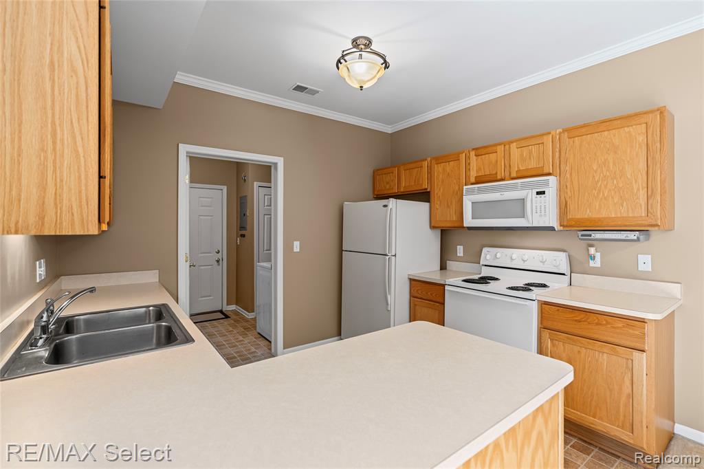 753 Eagle Drive, Fenton, MI 48430 — Photo 21