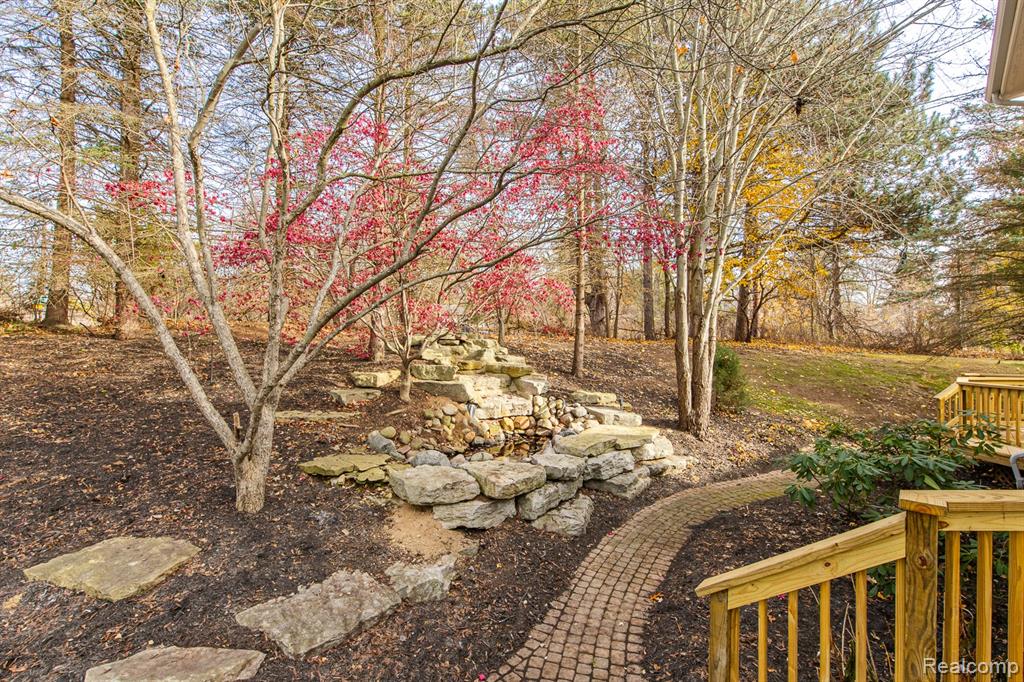 6351 Cherry Tree Court, Rochester Hills, MI 48306 — Photo 66