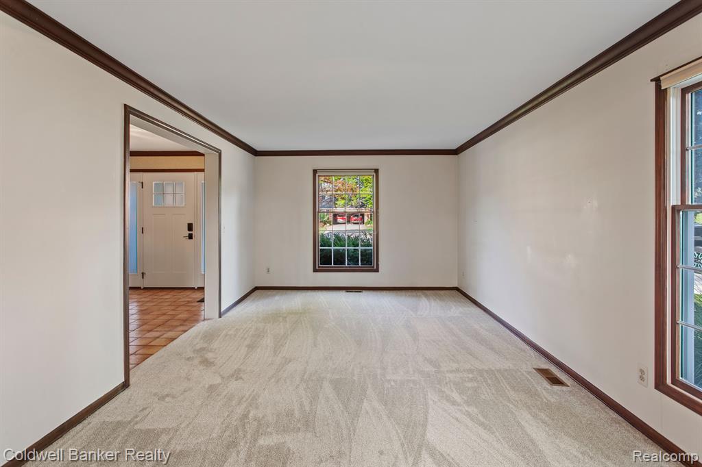 16235 WINCHESTER Drive, Northville, MI 48168 — Photo 12
