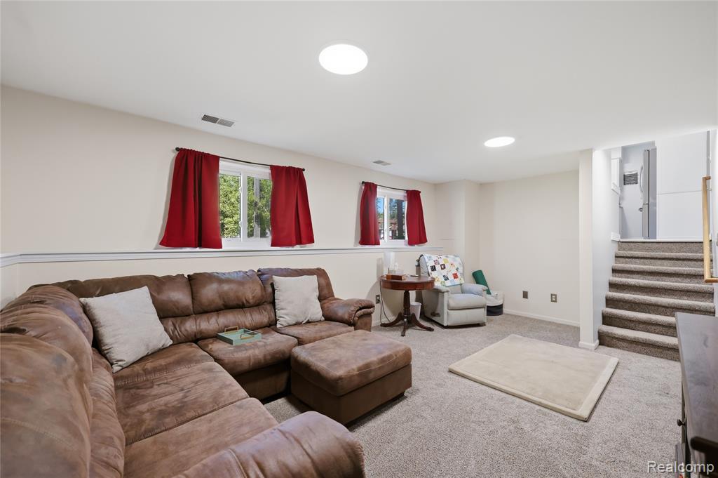 5069 Warmbriar Drive, White Lake, MI 48383 — Photo 23